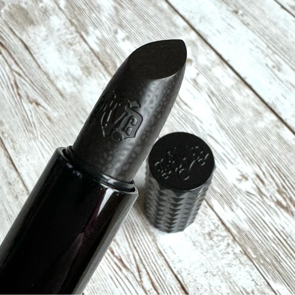 Kat Von D Studded Kiss Slayer Creme Lipstick Matte Black New KVD, Discontinued - Picture 3 of 5